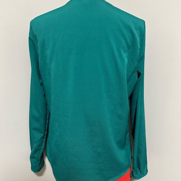 Banana republic ruffled green button up shirt. Size small - Picture 3 of 5